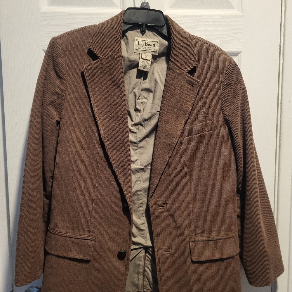 L.L. Bean Classic Brown Corduroy Mens Blazer..Size 38 Reg
